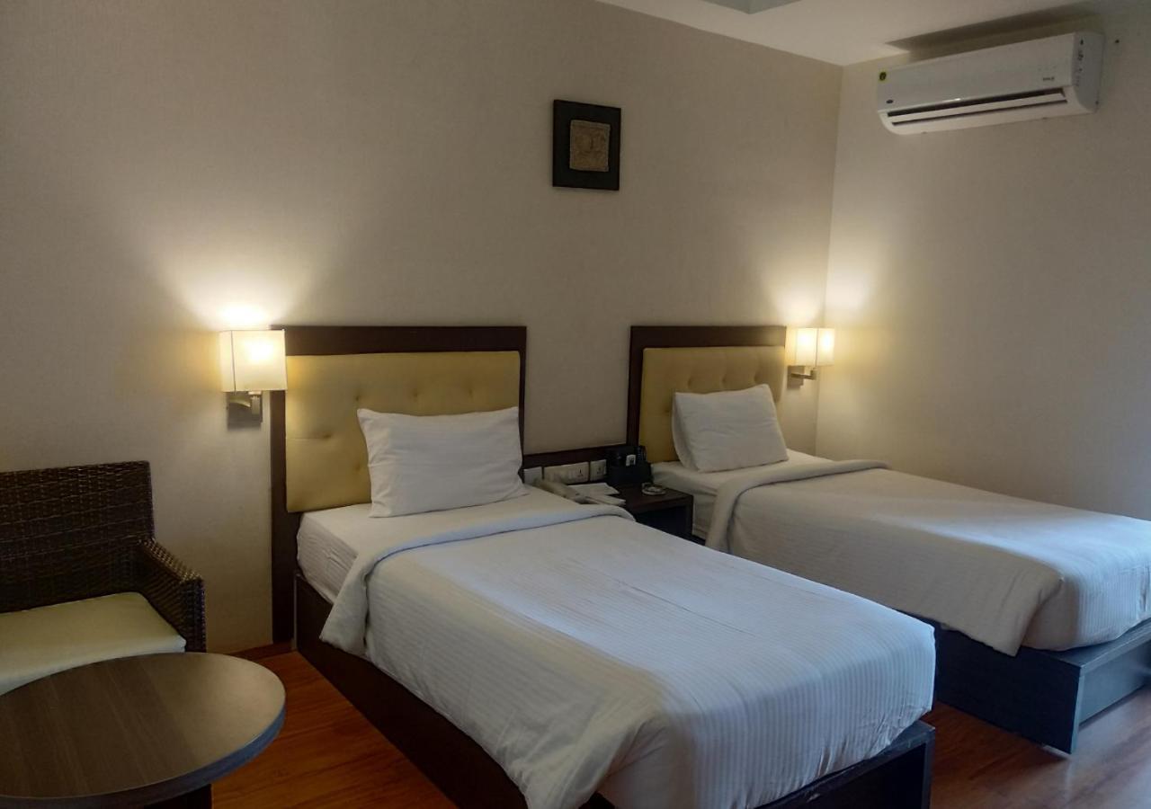 Отель Grand Arcadia Tiruchirappalli Экстерьер фото