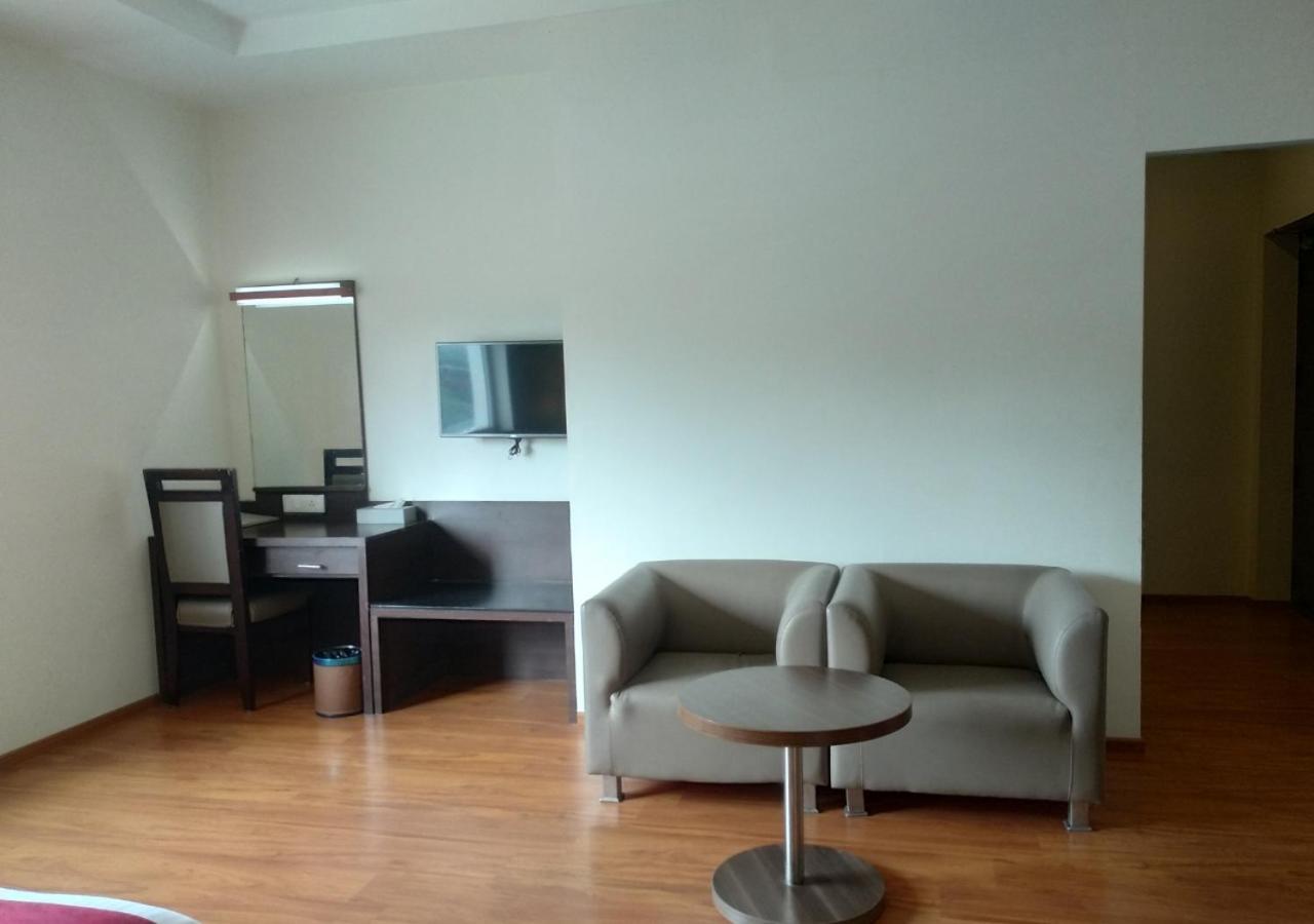 Отель Grand Arcadia Tiruchirappalli Экстерьер фото