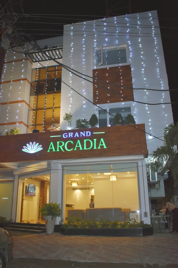 Отель Grand Arcadia Tiruchirappalli Экстерьер фото