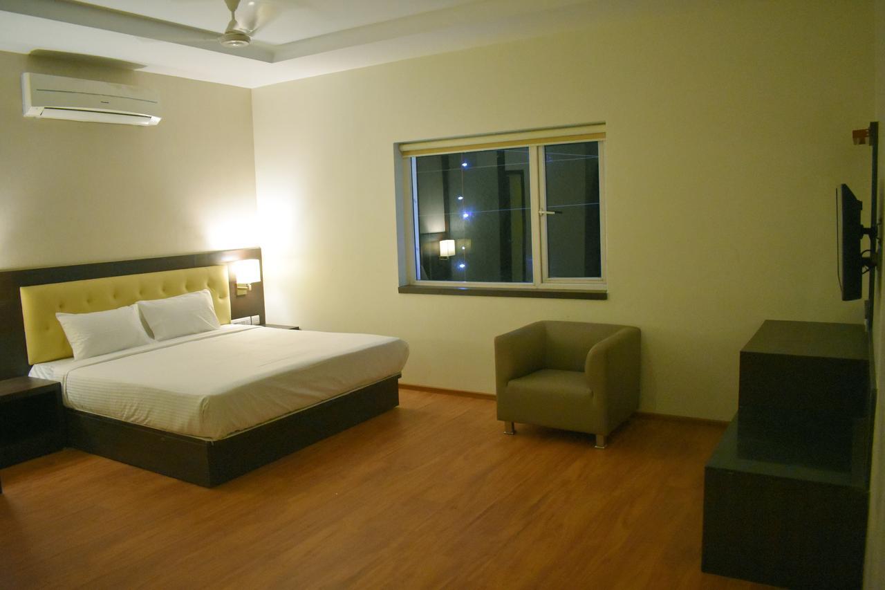 Отель Grand Arcadia Tiruchirappalli Экстерьер фото