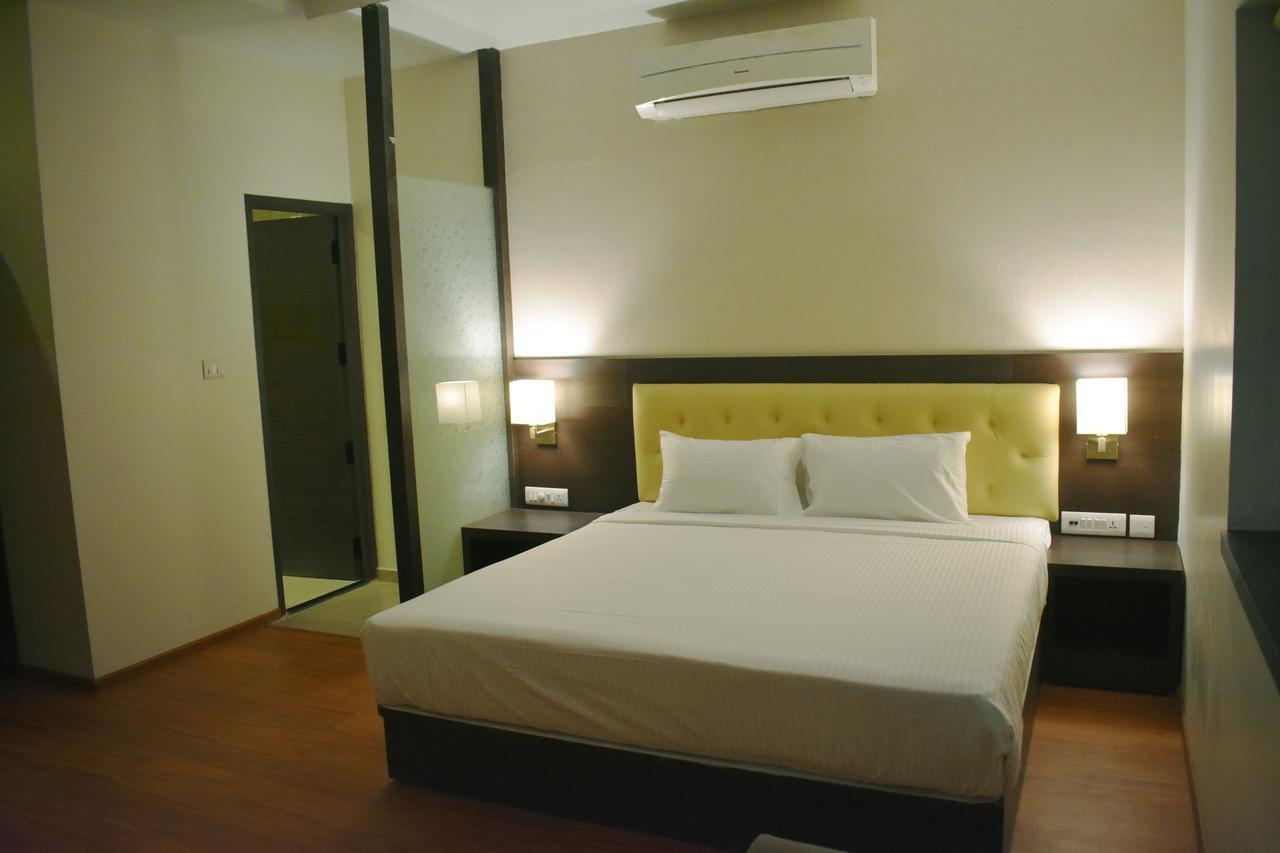 Отель Grand Arcadia Tiruchirappalli Экстерьер фото
