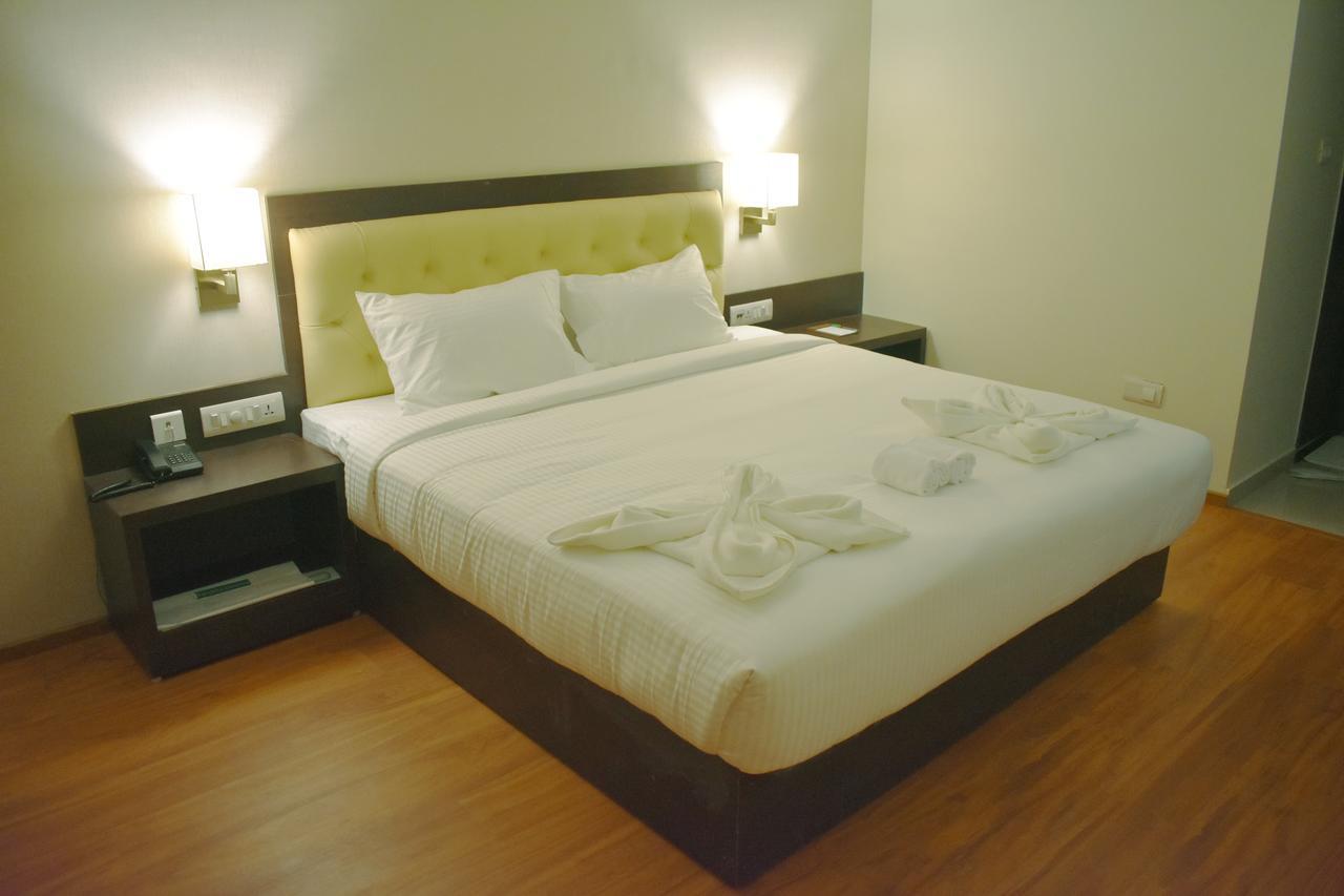 Отель Grand Arcadia Tiruchirappalli Экстерьер фото